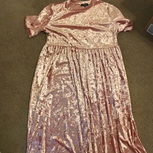 Pink, velvet dress. Midi length. BNWT